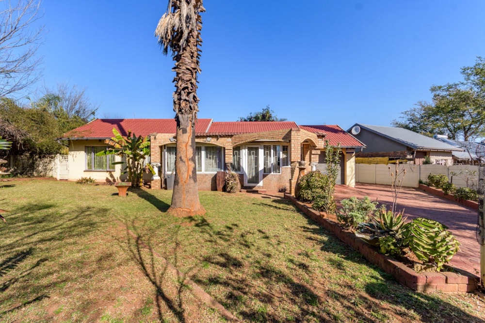 House for sale in Crystal Park - EN1704273 House for sale in Crystal Park - EN1704273