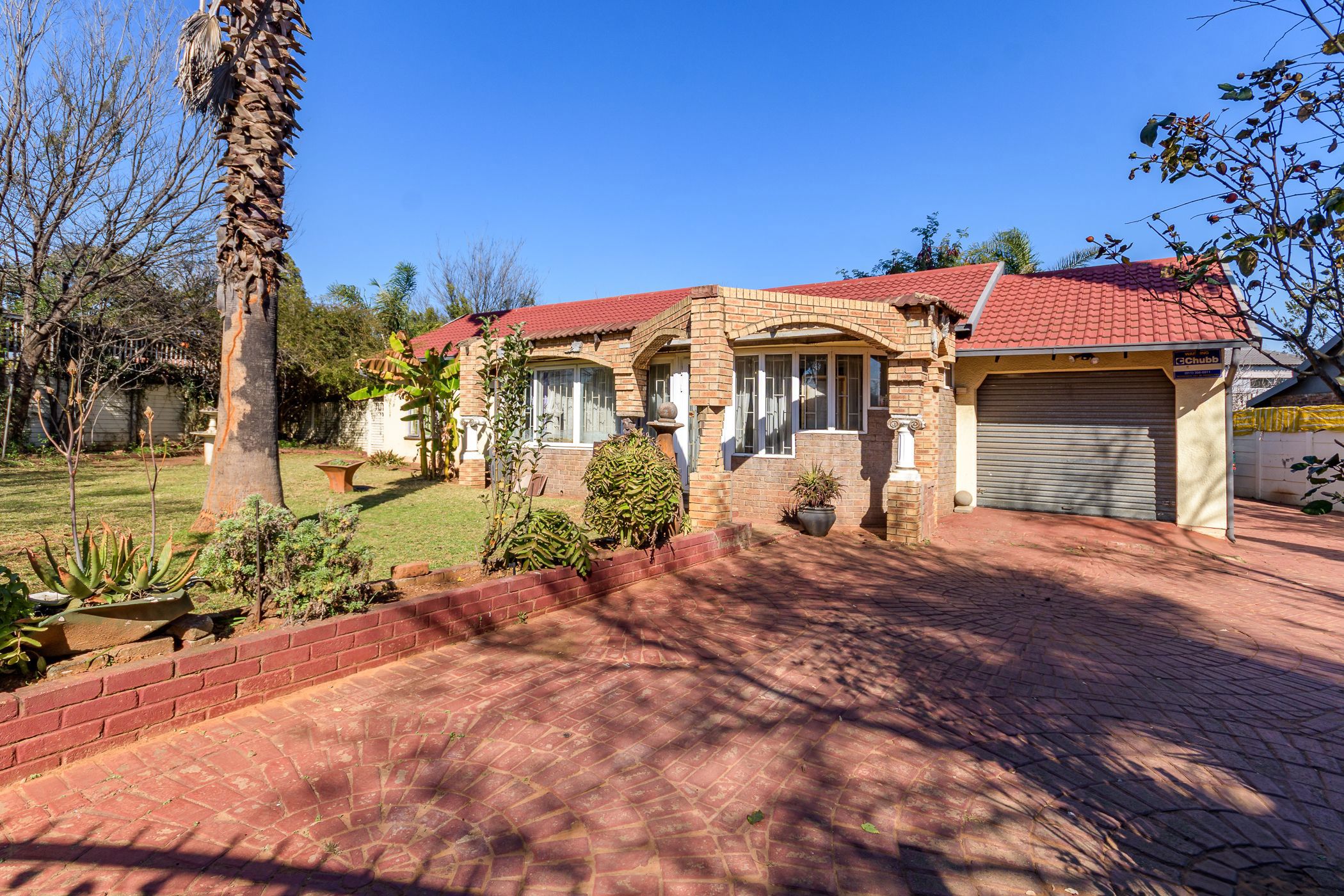 House for sale in Crystal Park - EN1704273