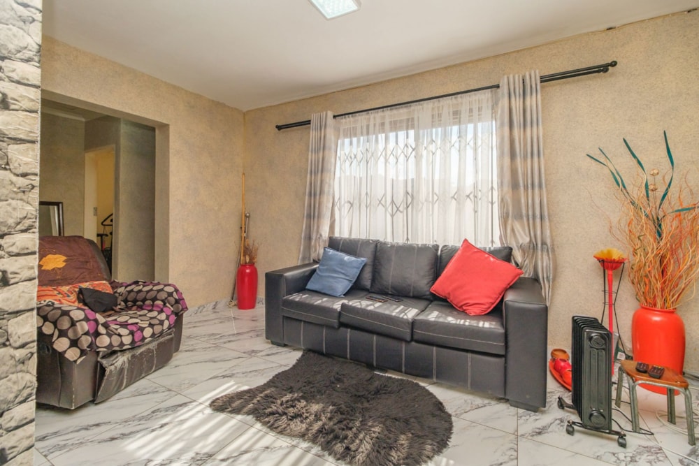 Townhouse for sale in Witpoortjie - RAN1703351 Townhouse for sale in Witpoortjie - RAN1703351