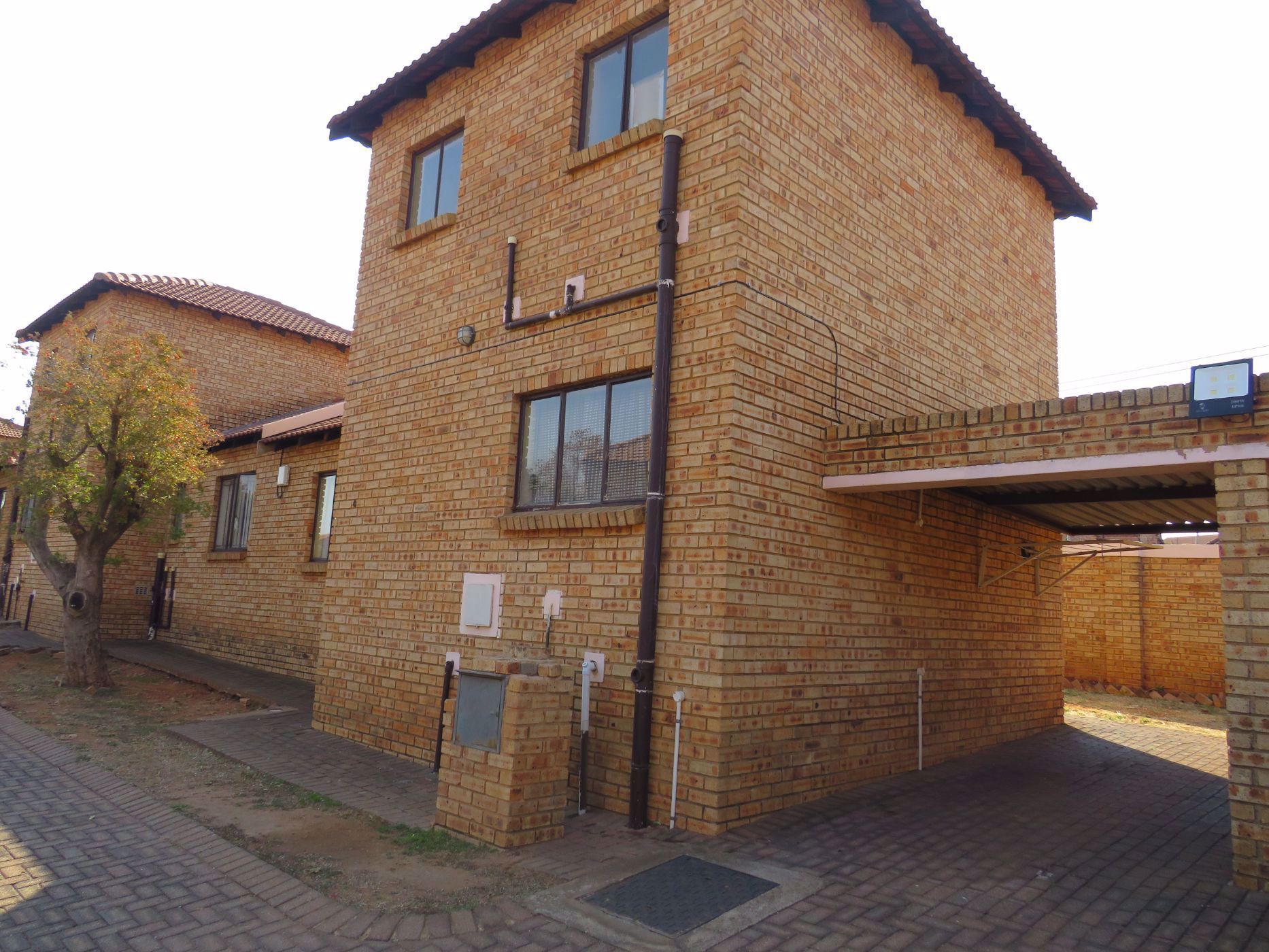 Townhouse for sale in Witpoortjie - RAN1703351