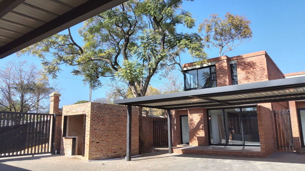 House to rent in Brooklyn, Pretoria East - PTL1707030 House to rent in Brooklyn, Pretoria East - PTL1707030