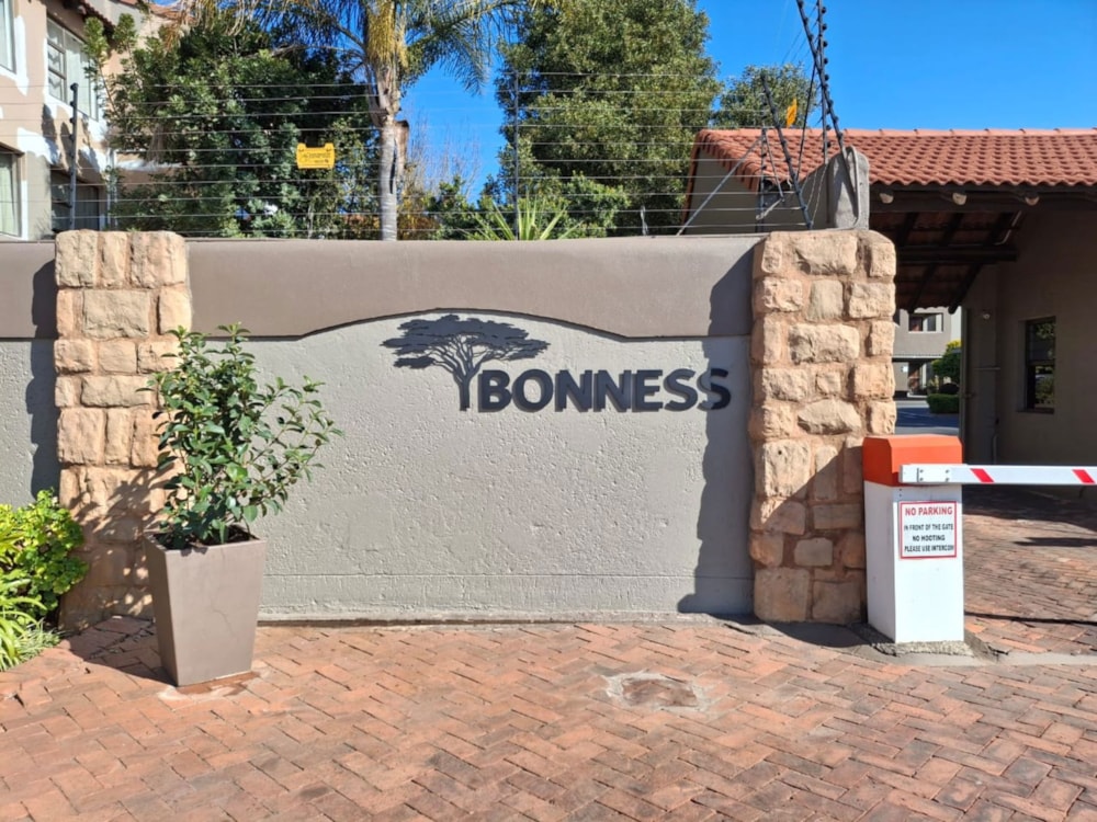 Apartment for sale in Lakefield - EN1701407