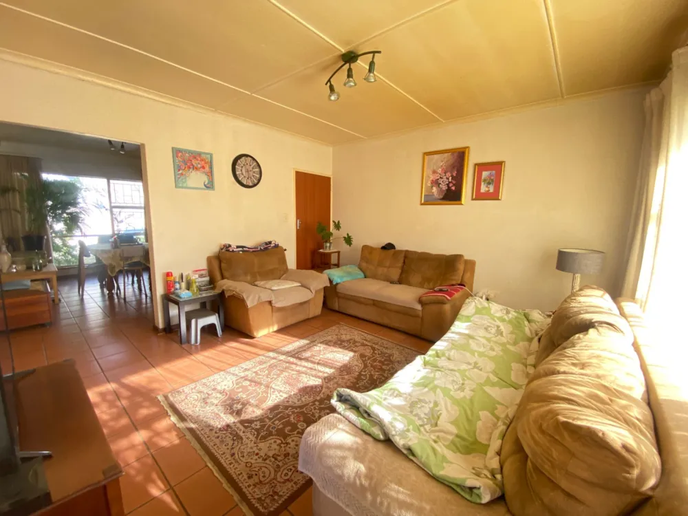 House for sale in Hutten Heights - 1NW1704057