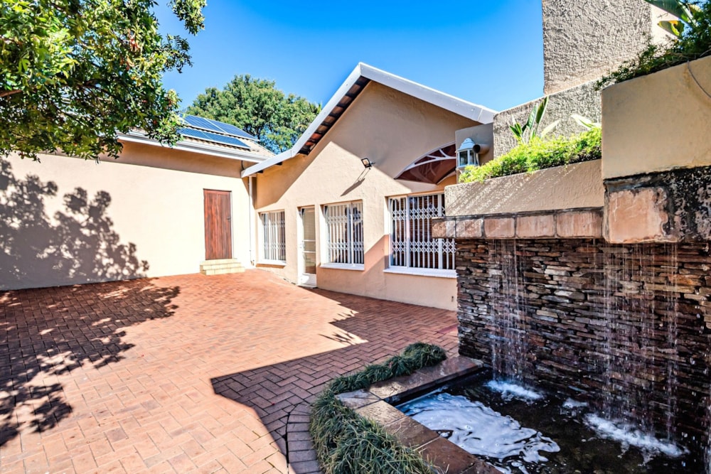 House for sale in Eldoraigne - CN1704139 House for sale in Eldoraigne - CN1704139