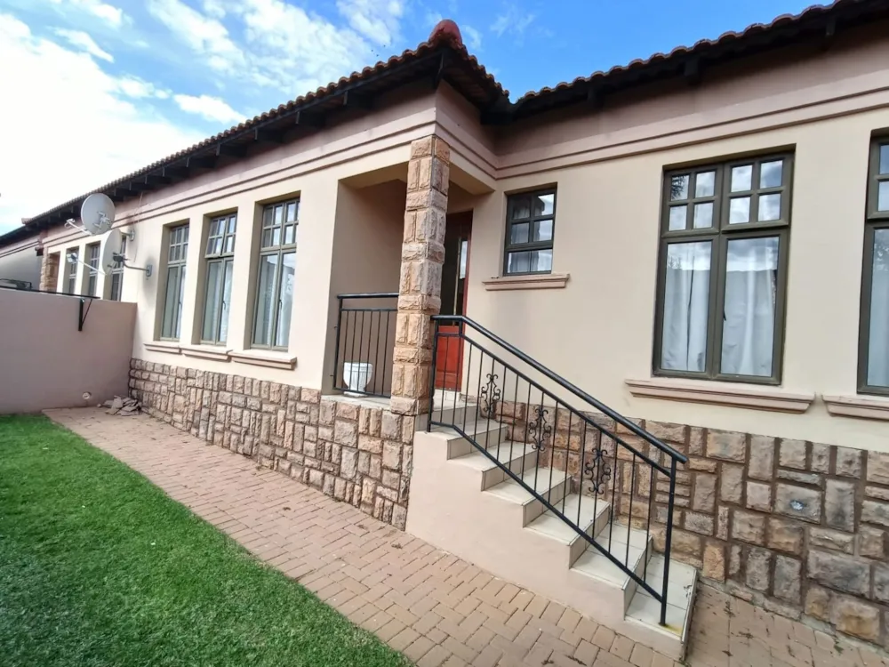Townhouse for sale in Dan Pienaar - 1BX1753881