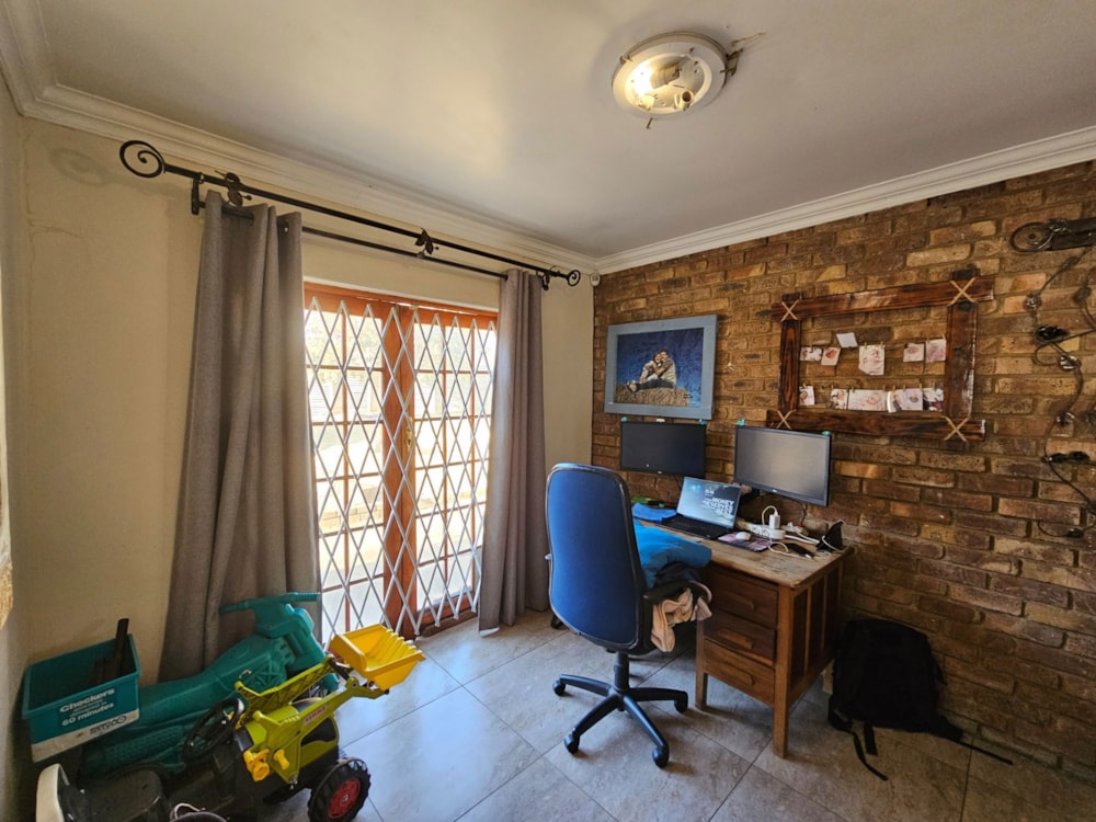Double-storey house for sale in Heidelberg, Gauteng - 1SP1705500