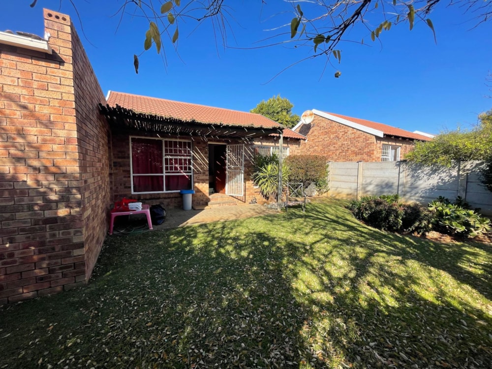 Townhouse for sale in Universitas - 1BX1704423 Townhouse for sale in Universitas - 1BX1704423