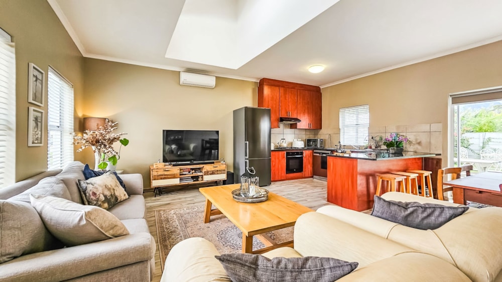 Single-storey house for sale in Paarl South - TK1698361 Single-storey house for sale in Paarl South - TK1698361