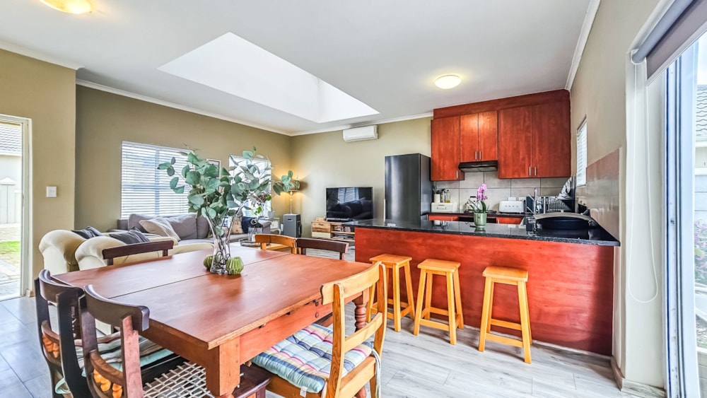 Single-storey house for sale in Paarl South - TK1698361 Single-storey house for sale in Paarl South - TK1698361