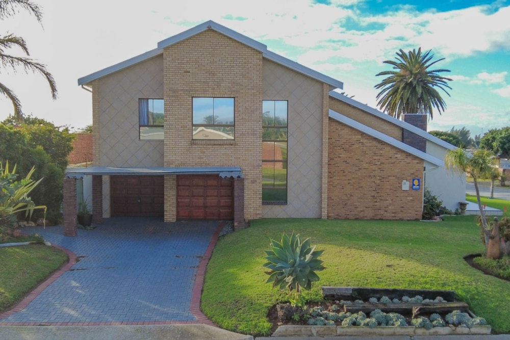 House for sale in Bluewater Bay, Port Elizabeth, Gqeberha - 1PLZ1704486 House for sale in Bluewater Bay, Port Elizabeth, Gqeberha - 1PLZ1704486