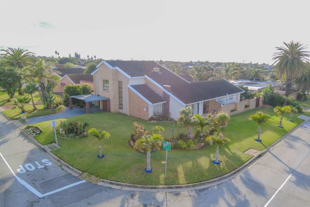 House for sale in Bluewater Bay, Port Elizabeth, Gqeberha - 1PLZ1704486 House for sale in Bluewater Bay, Port Elizabeth, Gqeberha - 1PLZ1704486