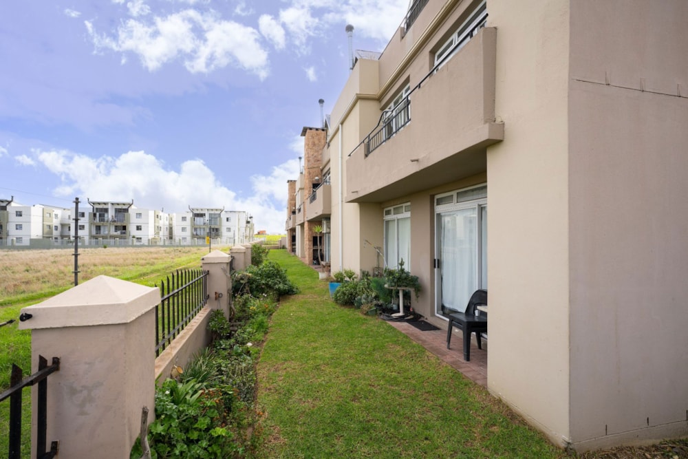 Apartment for sale in Whispering Pines - SW1703052 Apartment for sale in Whispering Pines - SW1703052