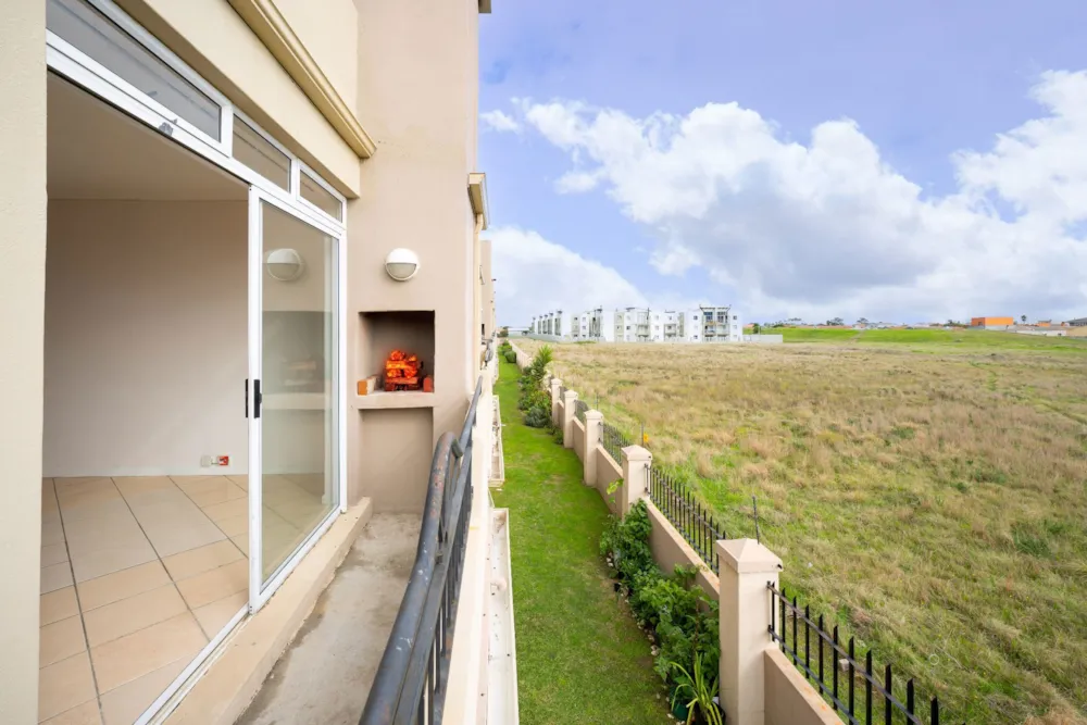 Apartment sold in Whispering Pines - SW1736309 Apartment sold in Whispering Pines - SW1736309