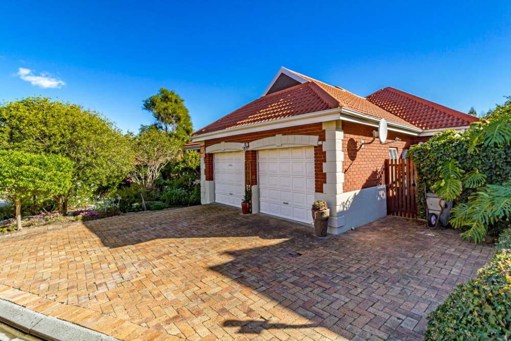 House for sale in Helena Heights - SW1703838