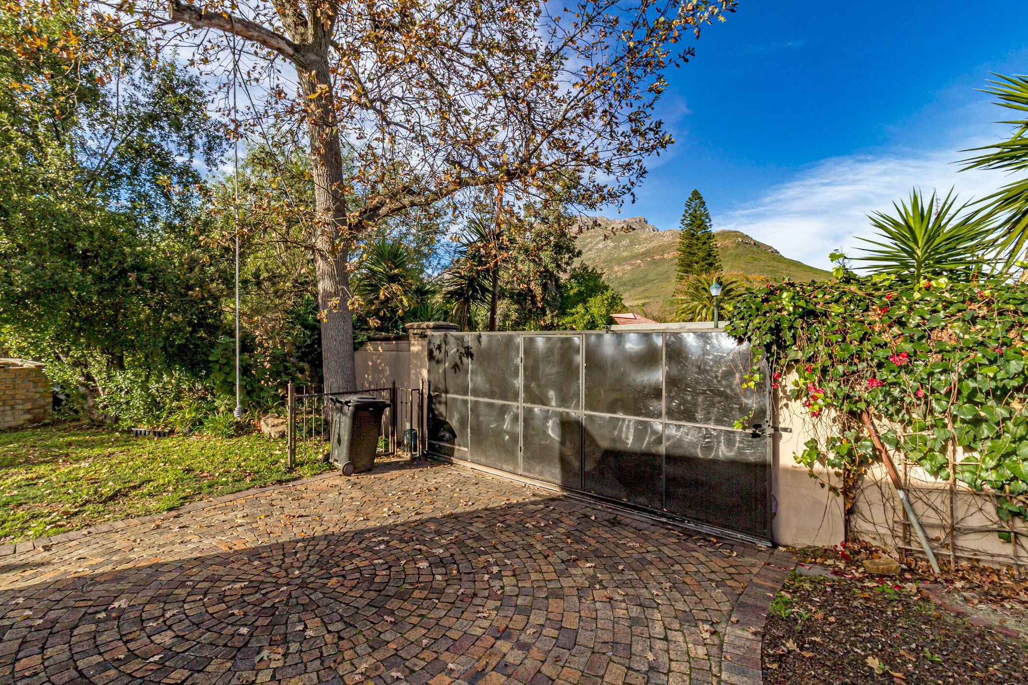 Residential vacant land for sale in Karindal - ST1705569