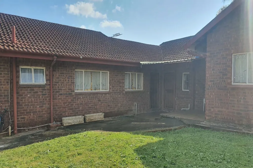 House for sale in Hayfields - 1PM1706018