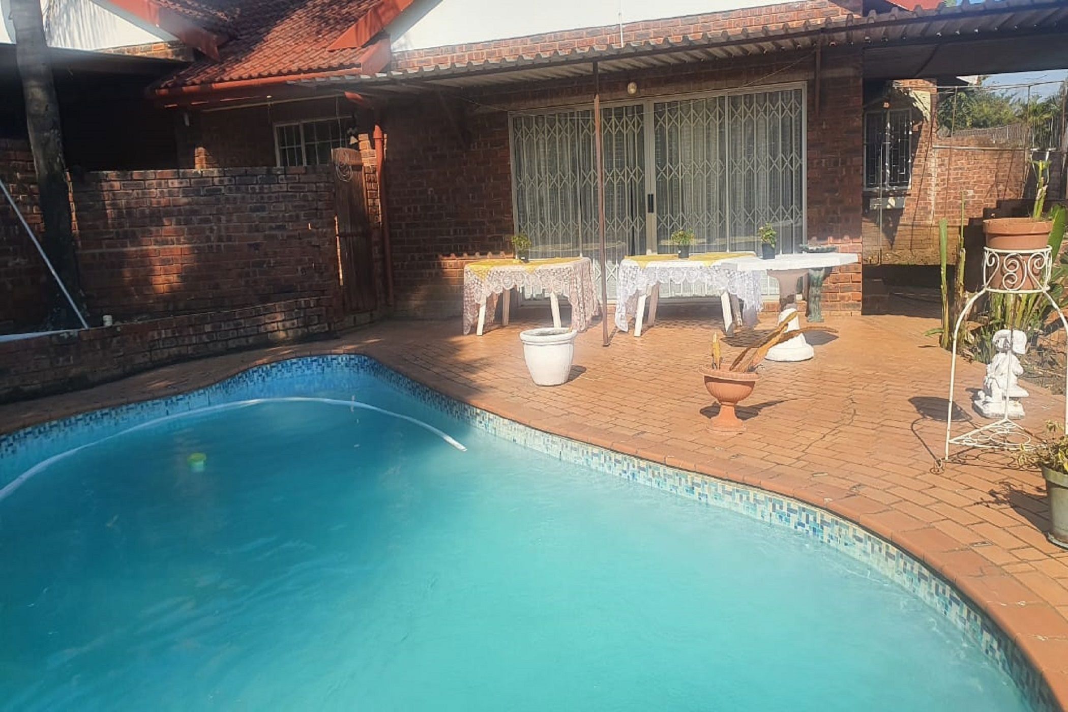 House for sale in Hayfields - 1PM1706018