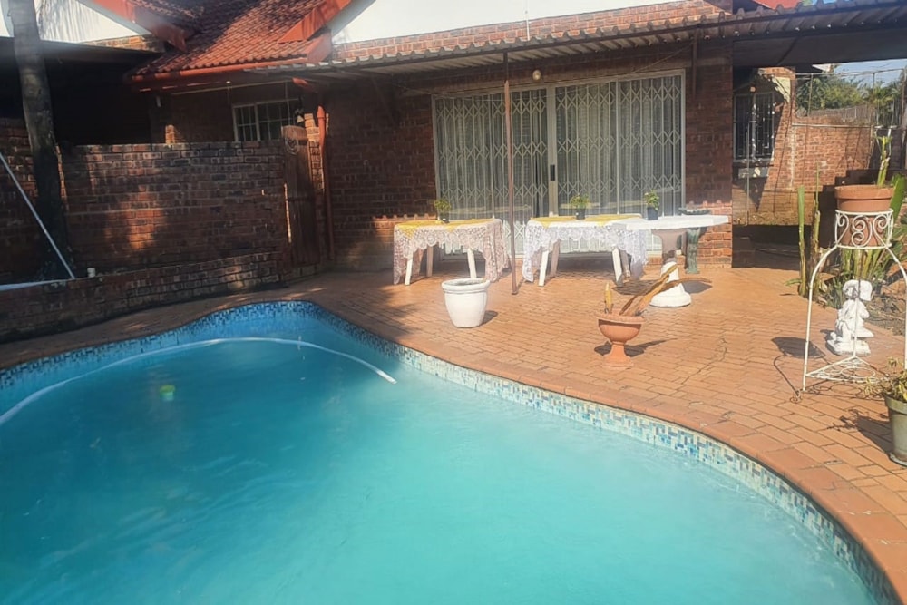 House for sale in Hayfields - 1PM1706018