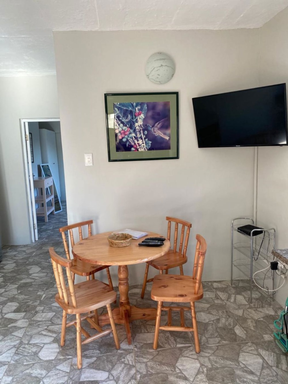 Garden cottage let in Waterfall, Upper Highway - 1KF1704749