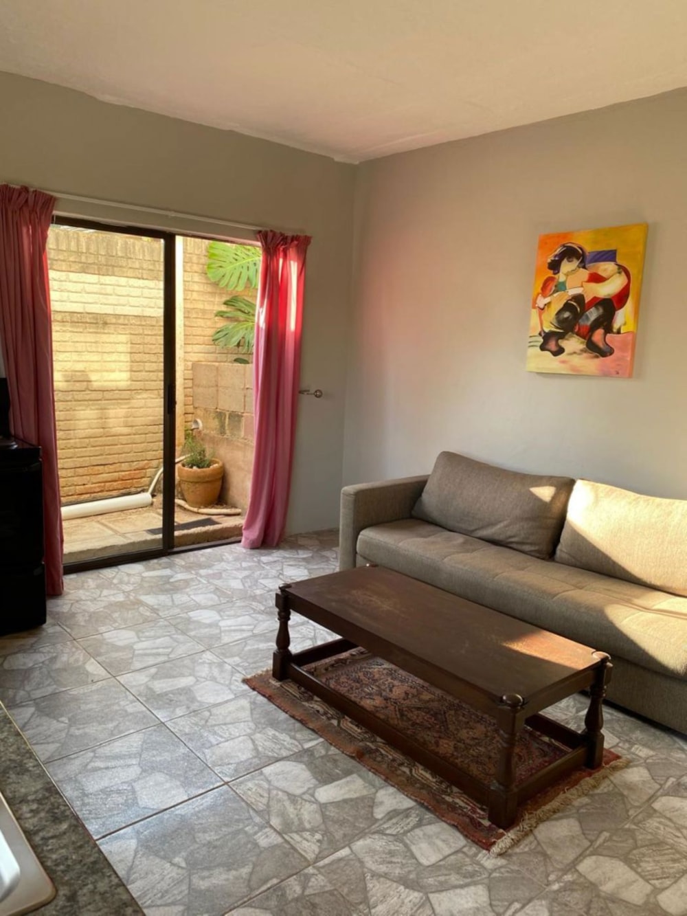 Garden cottage let in Waterfall, Upper Highway - 1KF1704749