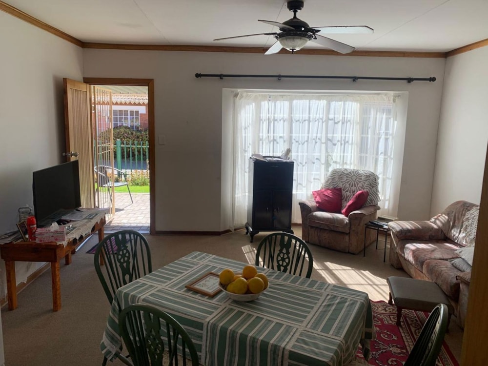 Retirement home let in Fichardt Park - 1BX1702875 Retirement home let in Fichardt Park - 1BX1702875