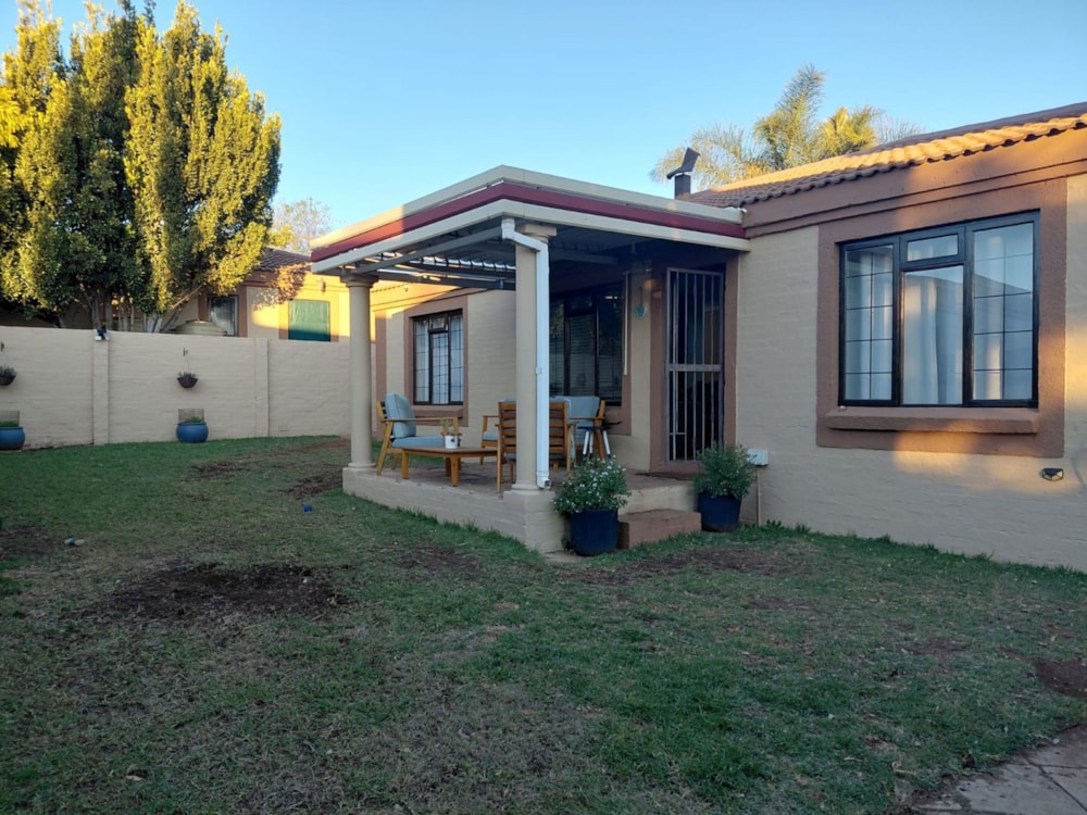 Townhouse for sale in Spitskop - 1BX1704351 Townhouse for sale in Spitskop - 1BX1704351