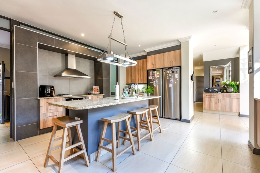 Double-storey house for sale in Douglasdale - FW1705152 Double-storey house for sale in Douglasdale - FW1705152