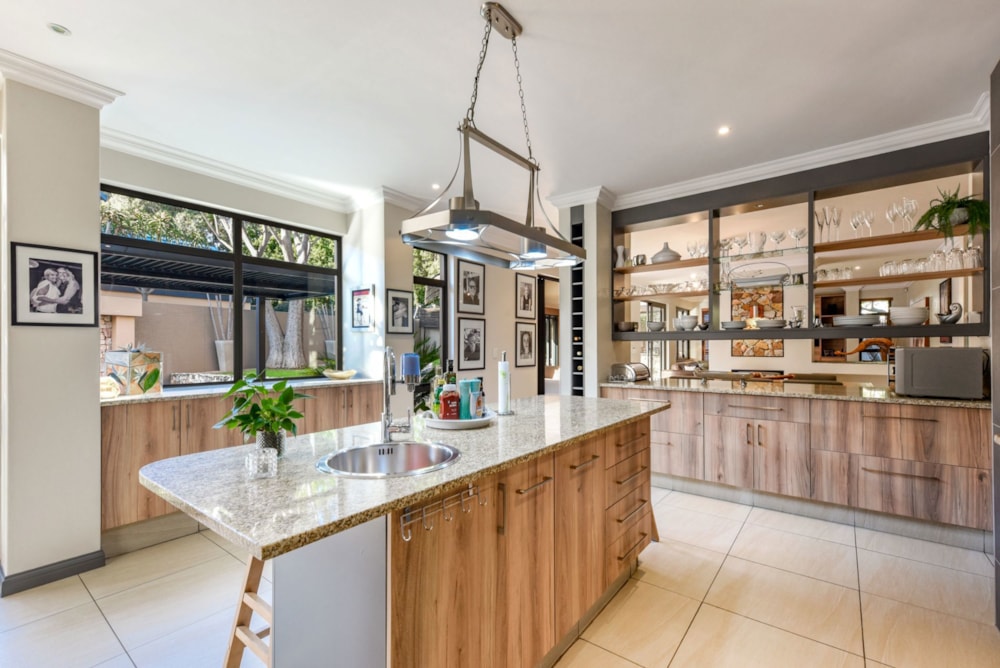 Double-storey house for sale in Douglasdale - FW1705152 Double-storey house for sale in Douglasdale - FW1705152