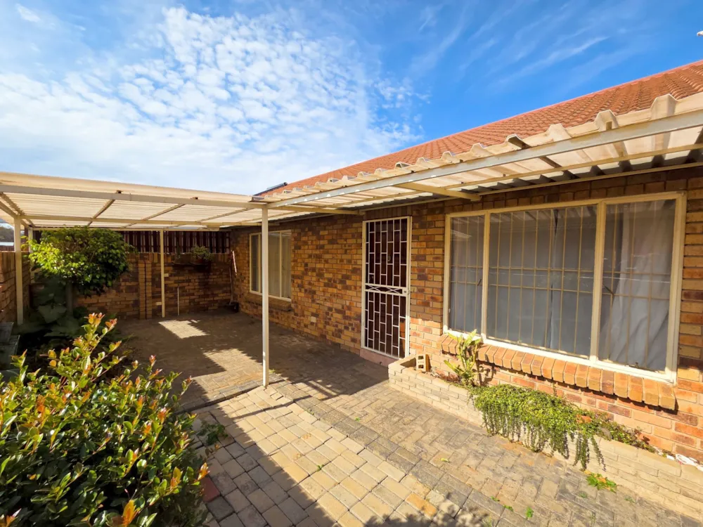 Townhouse sold in Uitsig, Bloemfontein - 1BX1703721 Townhouse sold in Uitsig, Bloemfontein - 1BX1703721