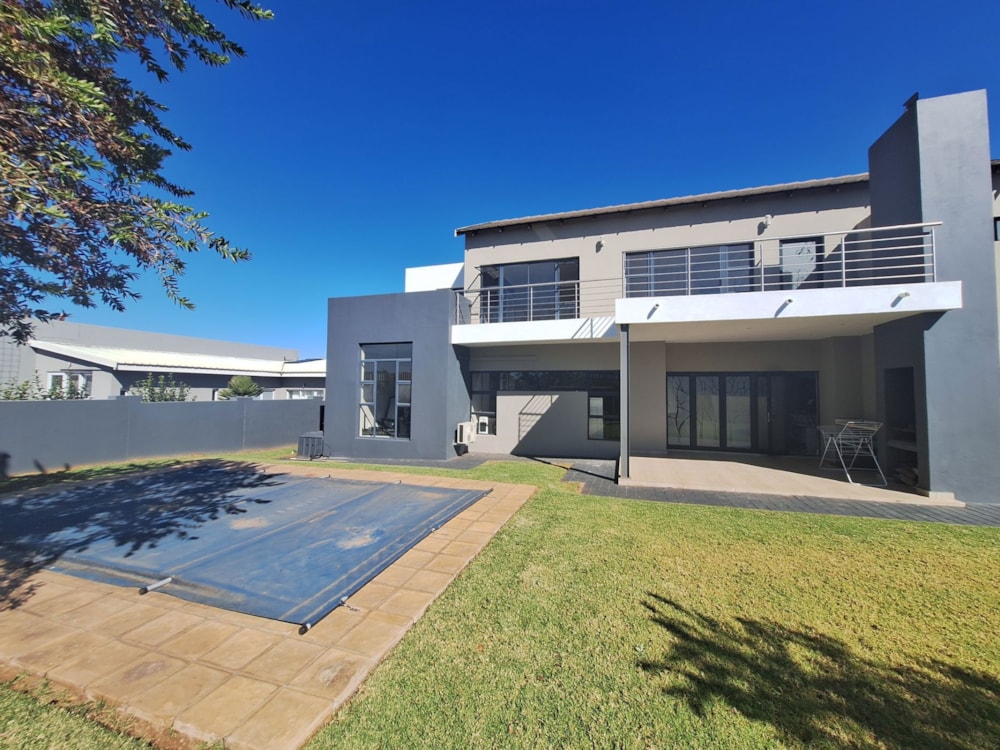 Double-storey house sold in Midstream Estate - CN1703817 Double-storey house sold in Midstream Estate - CN1703817