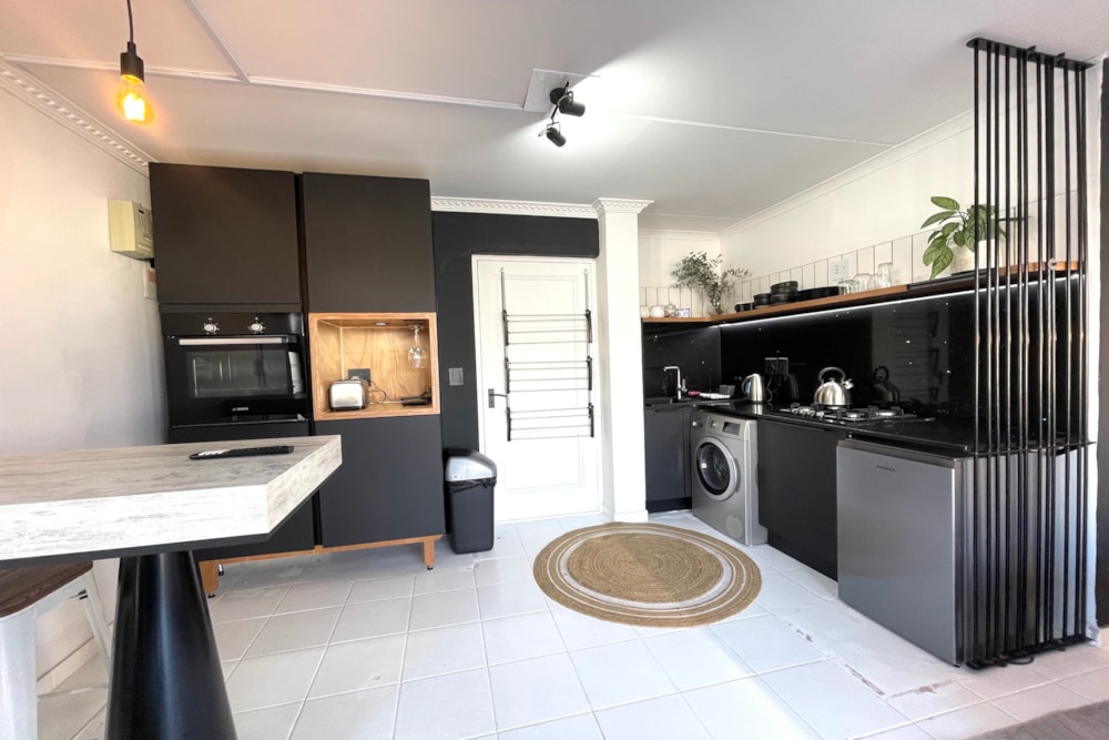 Bachelor apartment sold in Bloubergrant - 1TV1704017 Bachelor apartment sold in Bloubergrant - 1TV1704017