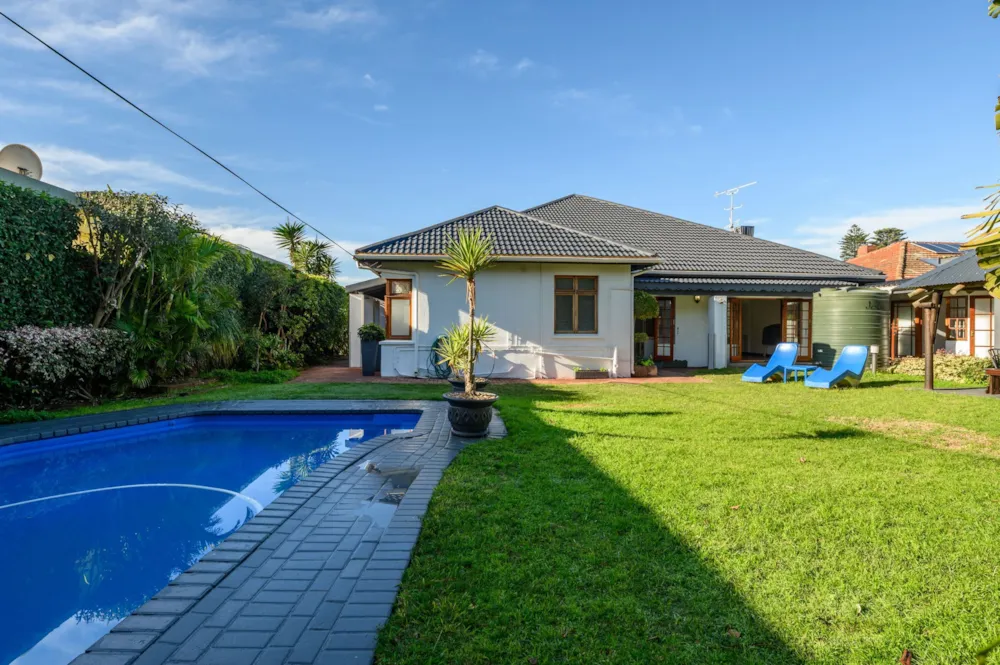 House for sale in Summerstrand - 1PLZ1704540 House for sale in Summerstrand - 1PLZ1704540