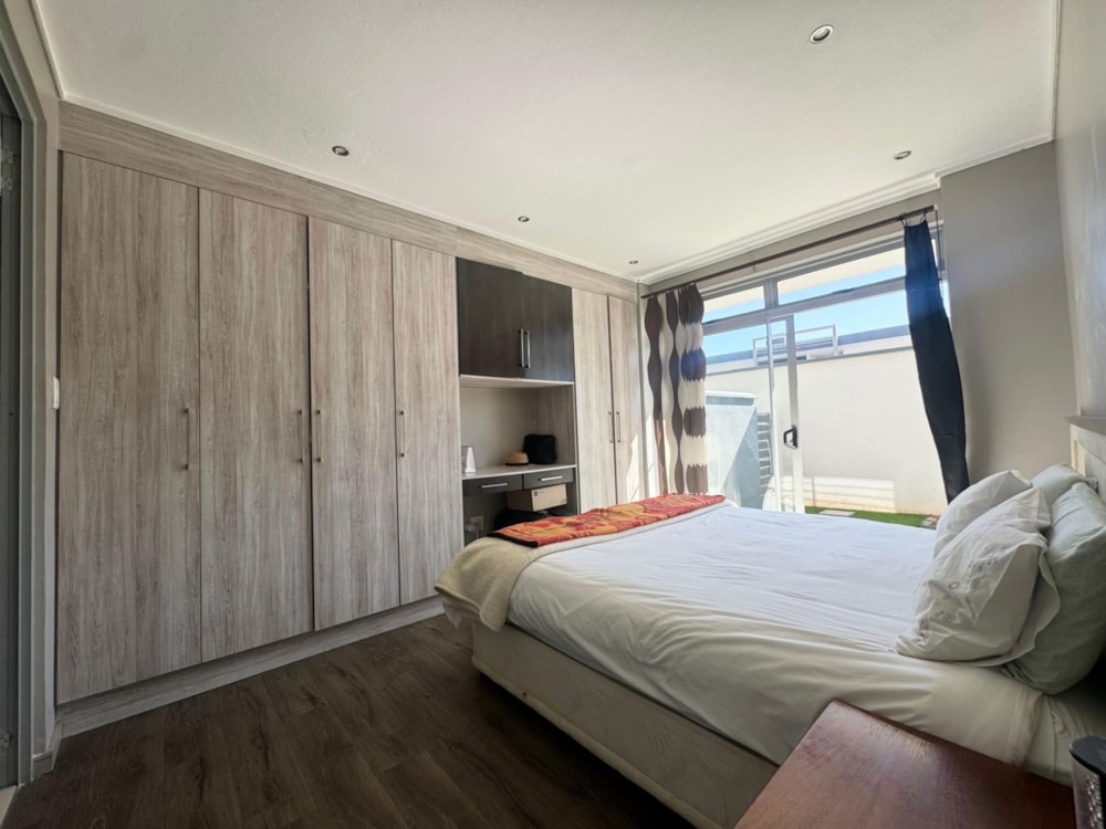 Townhouse for sale in Bendor Park - 1PS1704269 Townhouse for sale in Bendor Park - 1PS1704269