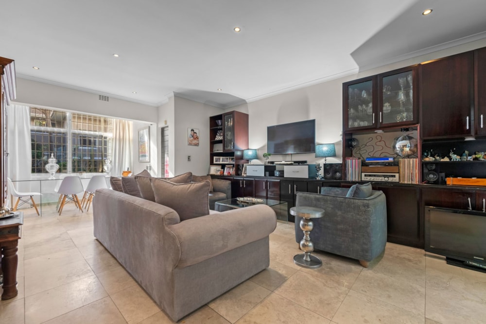 Apartment sold in Green Point, Cape Town - AS1704586 Apartment sold in Green Point, Cape Town - AS1704586