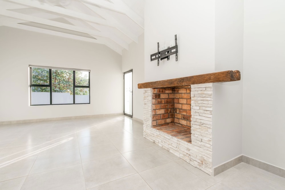 House for sale in Country Club - LA1702994