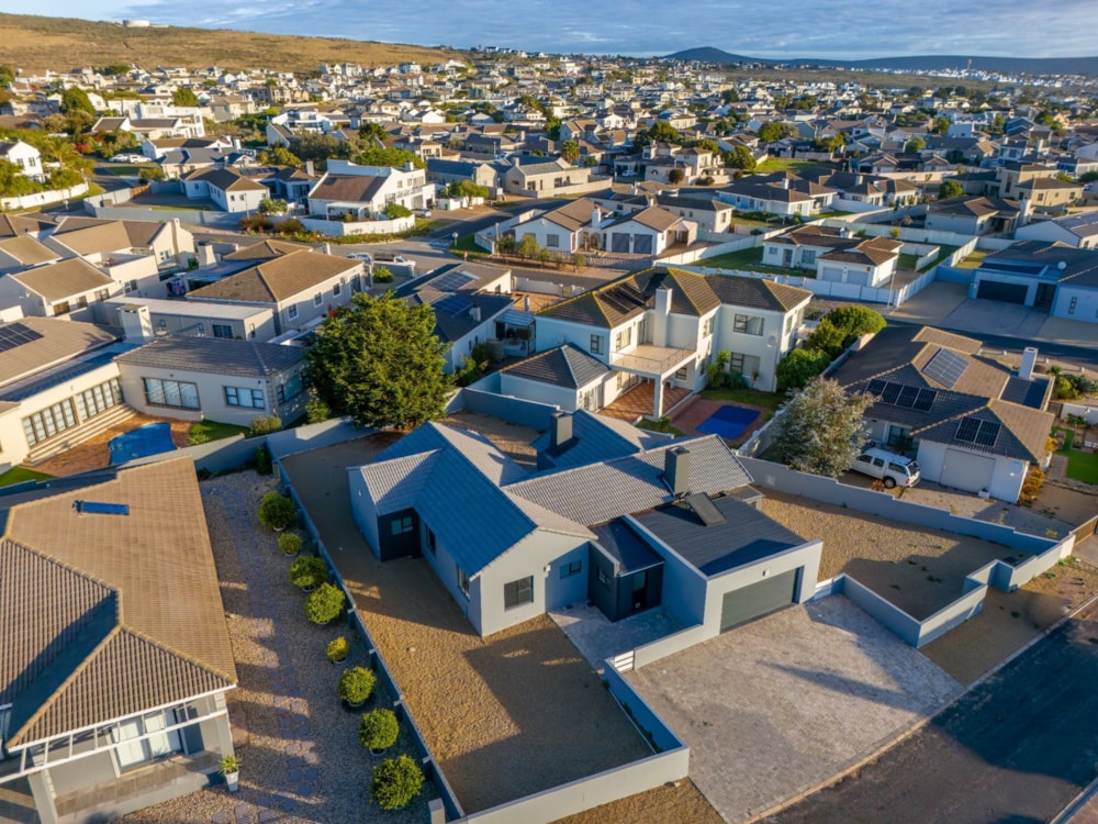 House for sale in Country Club - LA1702994