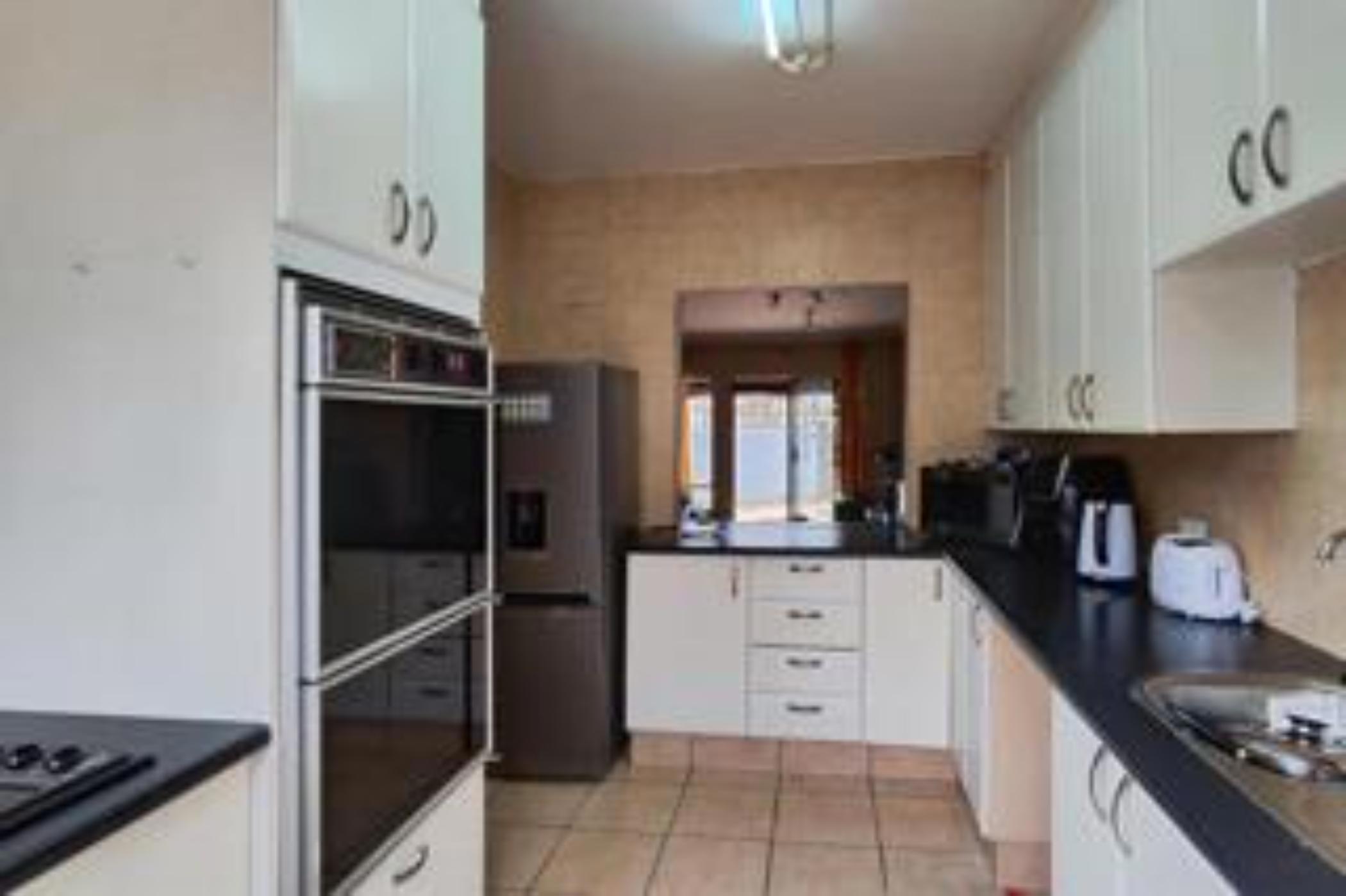 Townhouse for sale in Aston Manor - KTP1705910