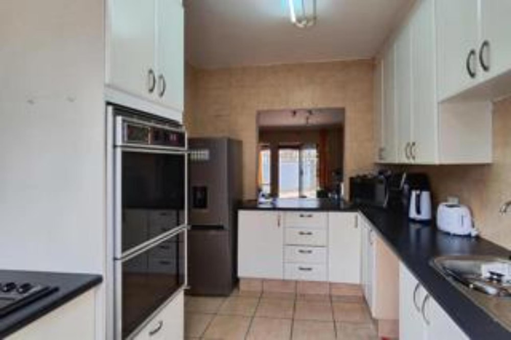 Townhouse for sale in Aston Manor - KTP1705910