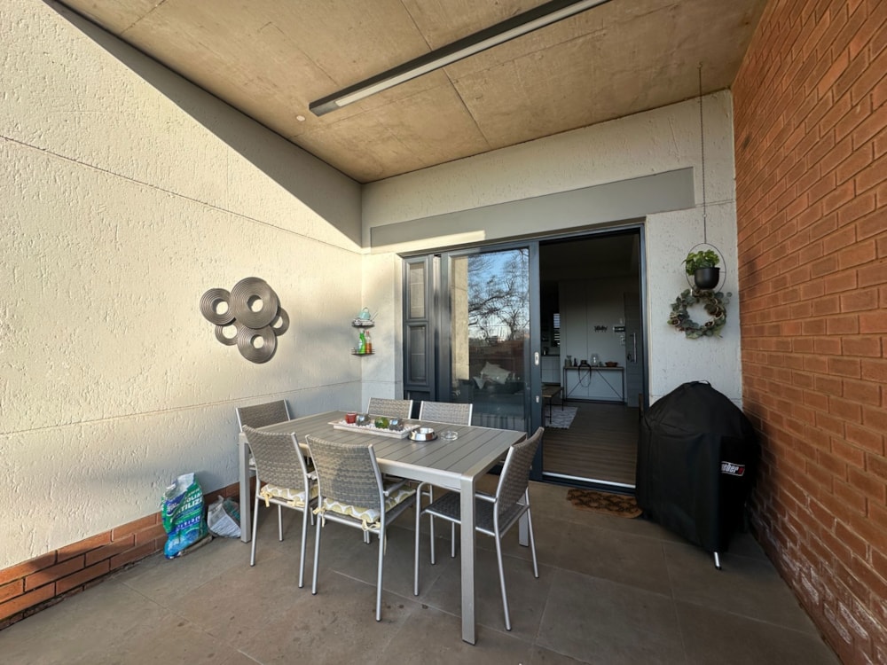 Apartment for sale in Waterkloof, Pretoria East - PT1720079 Apartment for sale in Waterkloof, Pretoria East - PT1720079