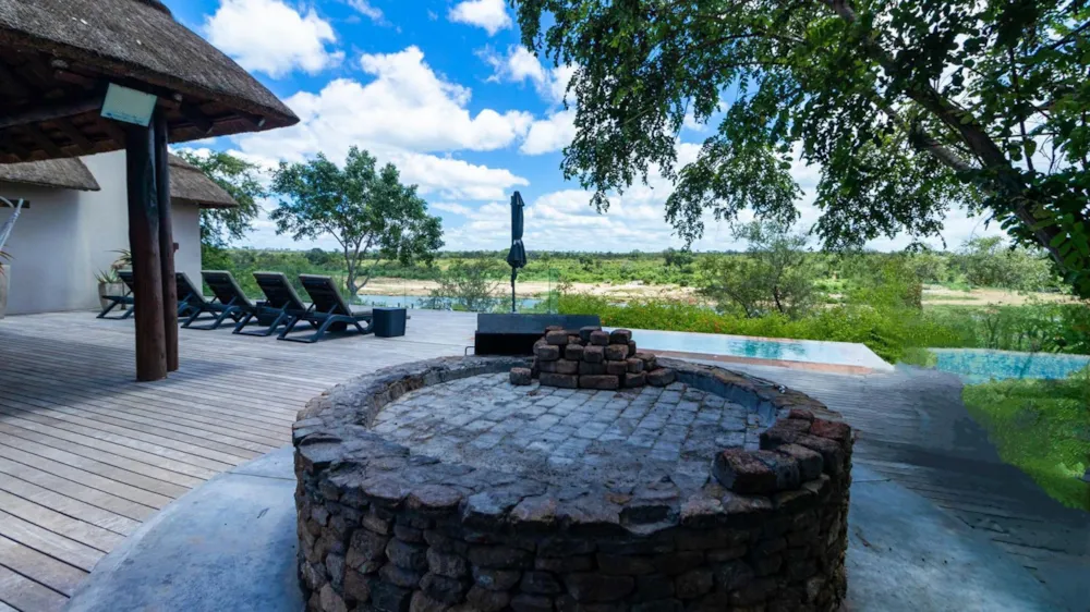 Security estate home for sale in Mjejane Game Reserve - 1NK1686143