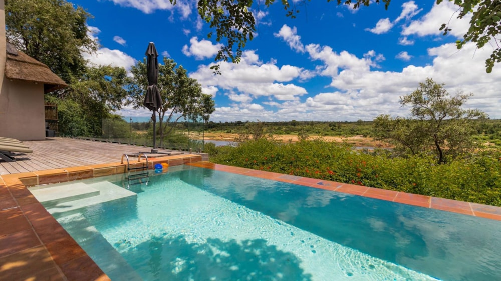 Security estate home for sale in Mjejane Game Reserve - 1NK1686143