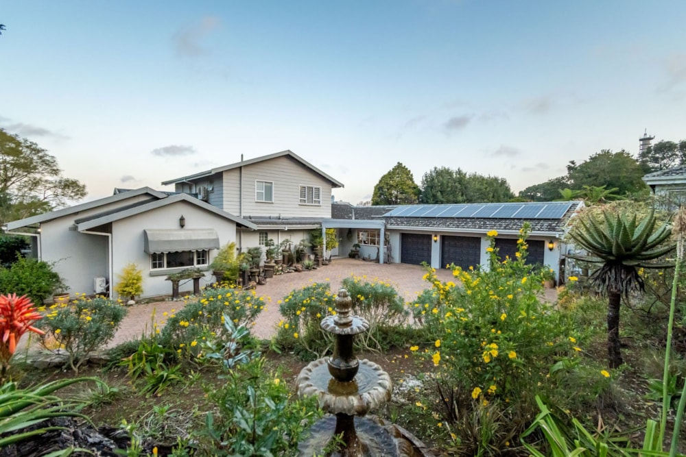 Double-storey house for sale in Kloof - 1KF1705325 Double-storey house for sale in Kloof - 1KF1705325