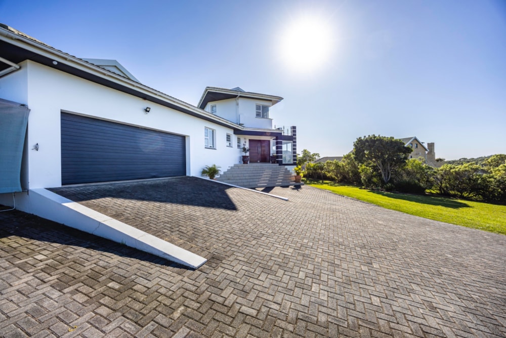 Double-storey house for sale in Four Seasons - 1EZ1705459 Double-storey house for sale in Four Seasons - 1EZ1705459