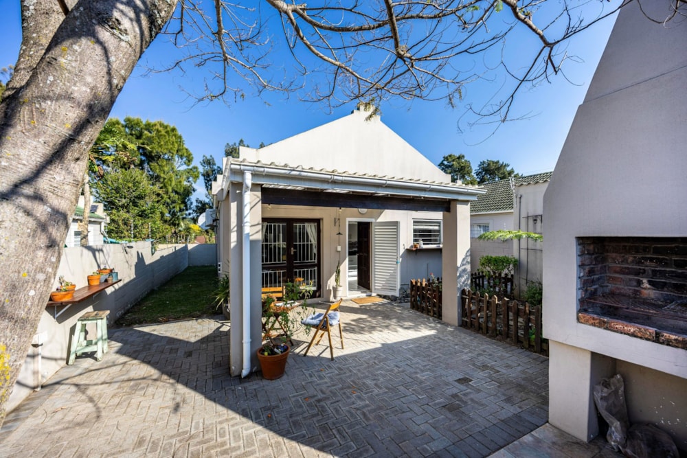 Townhouse for sale in Abbotsford, East London - 1EZ1703660 Townhouse for sale in Abbotsford, East London - 1EZ1703660