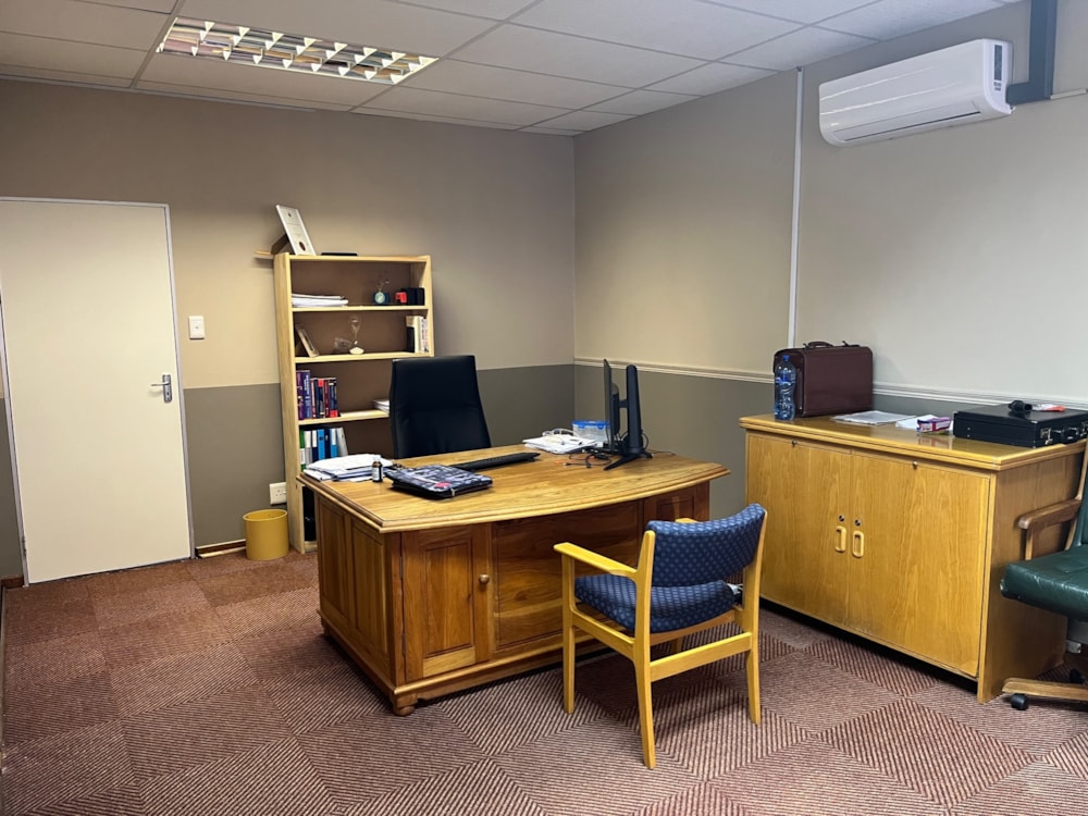 Commercial office to rent in Westdene, Bloemfontein - 1BX1703681