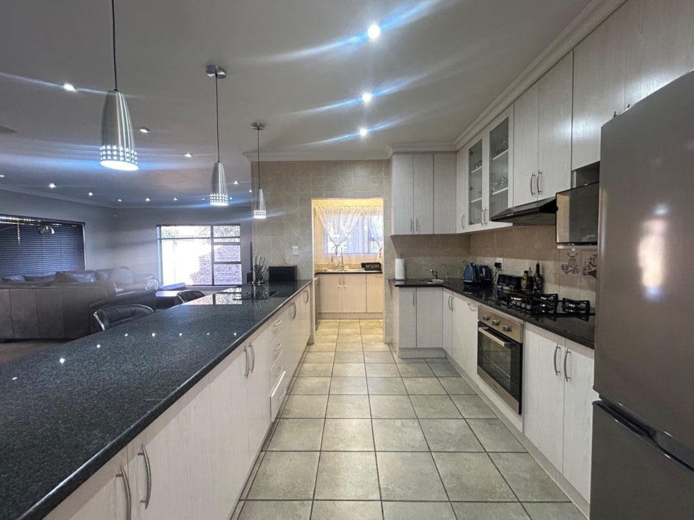 House sold in Hillcrest, Kimberley - 1KJ1706013 House sold in Hillcrest, Kimberley - 1KJ1706013