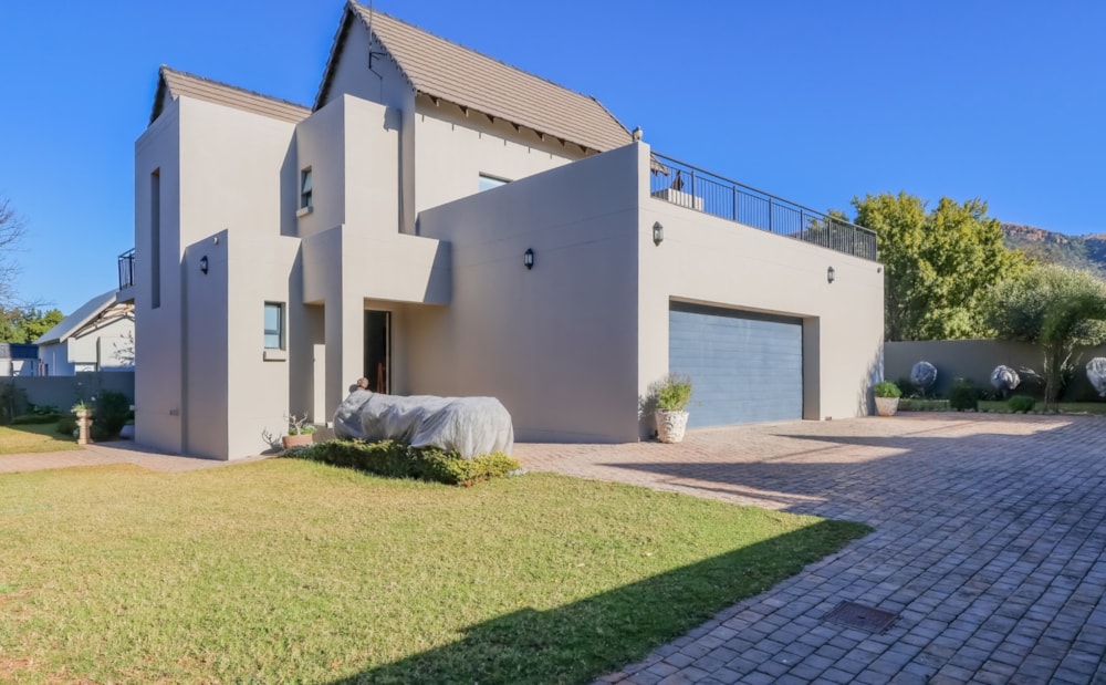 House for sale in Leloko Estate - 1HR1705132