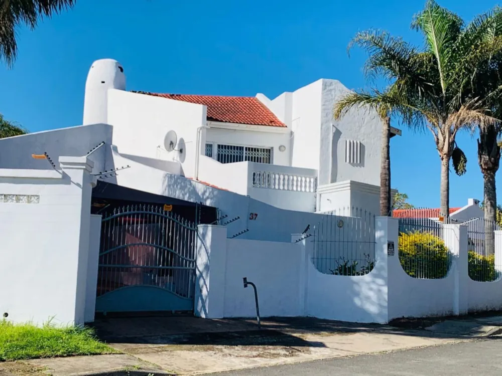Double-storey house for sale in King Williams Town (Qonce) - 1MH1705267 Double-storey house for sale in King Williams Town (Qonce) - 1MH1705267