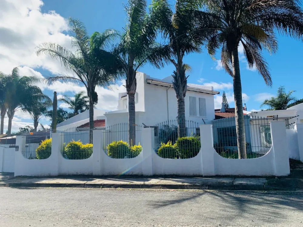 Double-storey house for sale in King Williams Town (Qonce) - 1MH1705267 Double-storey house for sale in King Williams Town (Qonce) - 1MH1705267