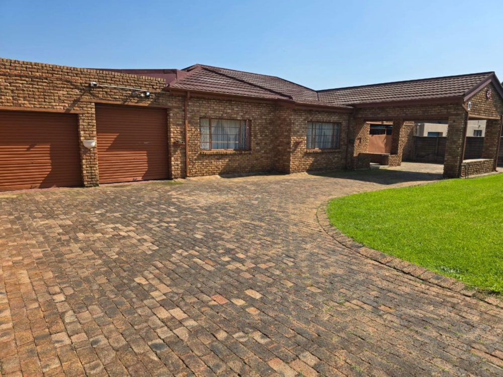 House for sale in Selection Park - 1SP1703952